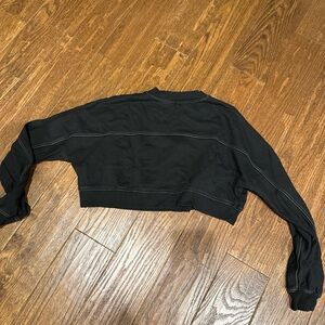 Black Cropped Sweatshirt